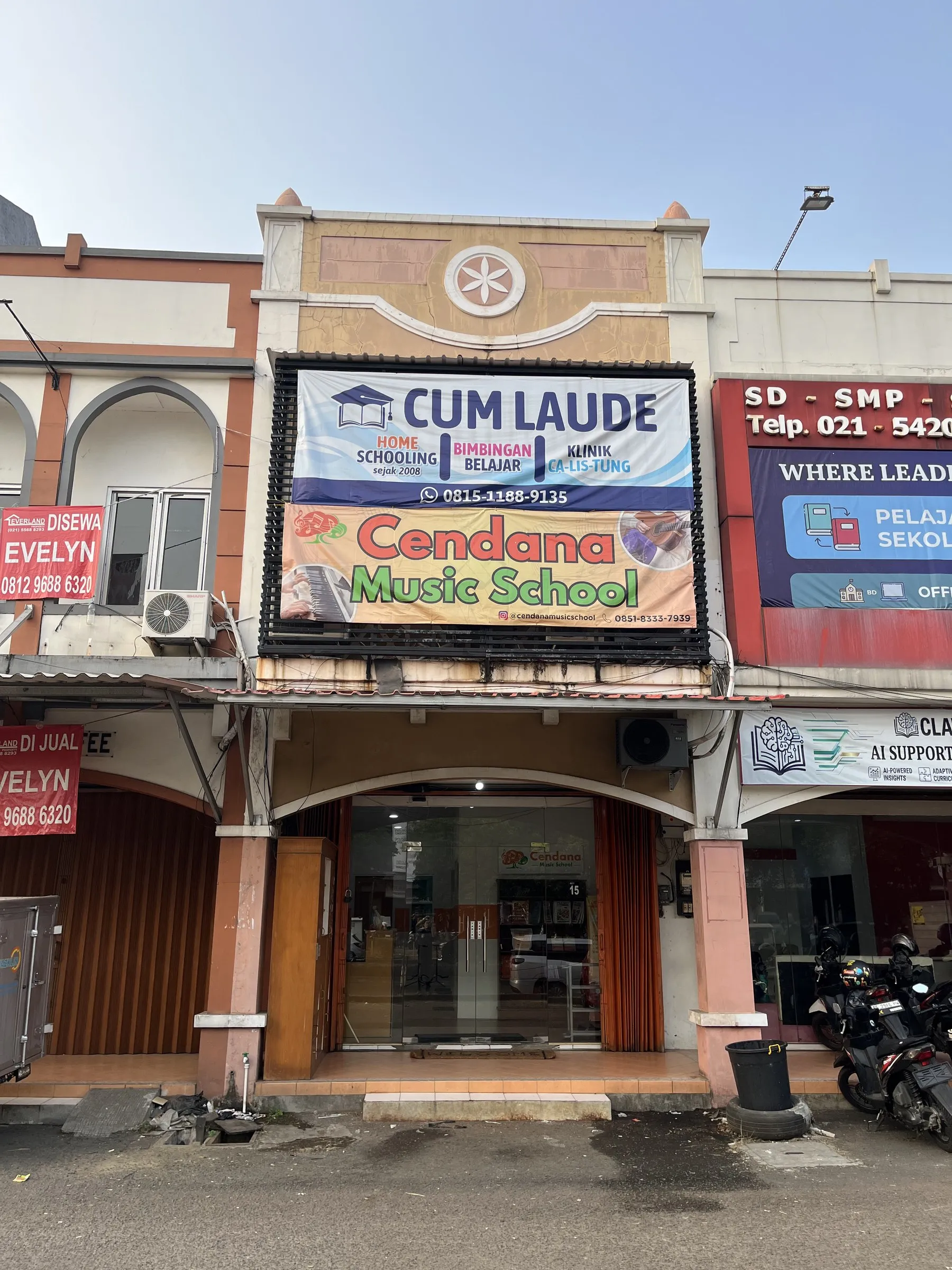 Tampak depan Ruko Petersburg, Jl. Klp. Puan Raya No. 15 Blok AE 1, Pakulonan Barat, Kec. Kelapa Dua, Kabupaten Tangerang, Banten 15810
